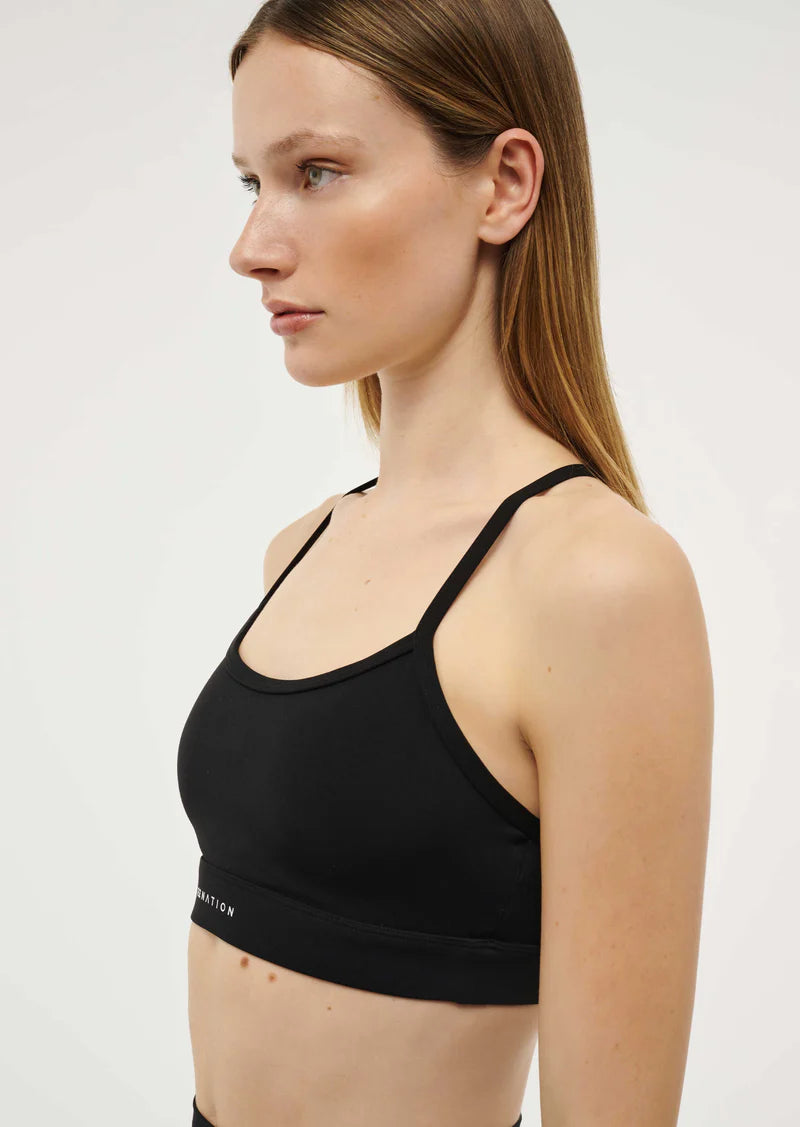Signature sports bra in black